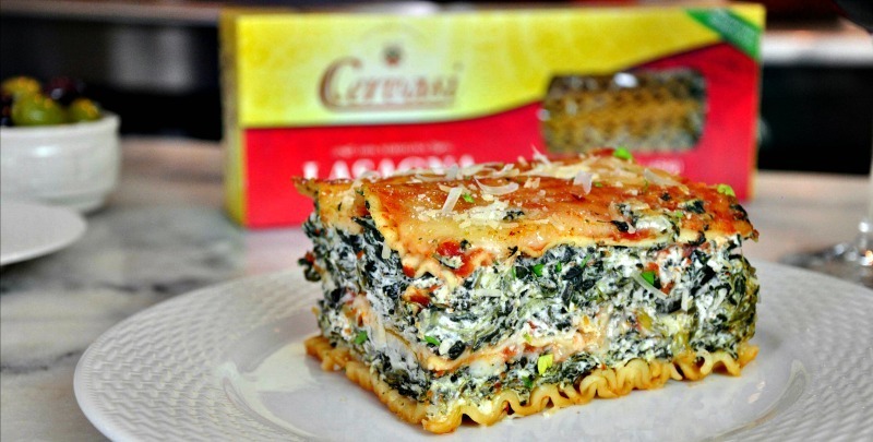 cervasi-to-boil-or-not-boil-lasagna-noodles Slice of spinach lasagna